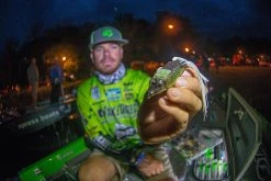 Abu Garcia Adrian Avenas Fantasista Premier / REVO4 Rocket LH Frog Casting Combo -Fishing Equipment Discount Store adrian avenas abu garcia fnpc73 7 revo4 rocket l frog casting combo 05522.1651242879